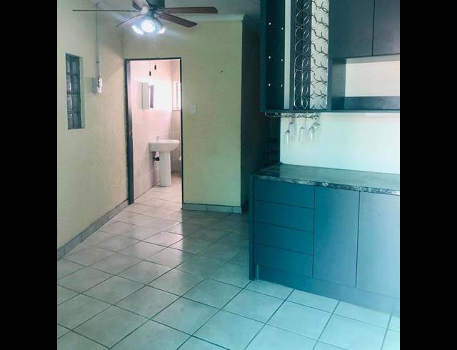 1 BEDROOM PROPERTY TO RENT IN DIEPKLOOF